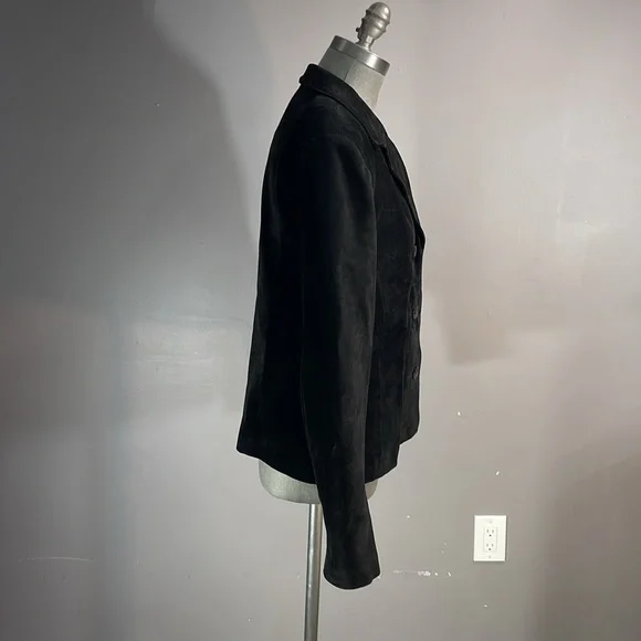 Large Danier suede leather classic black blazer. Quality staple piece. Canadian - Picture 5 of 17